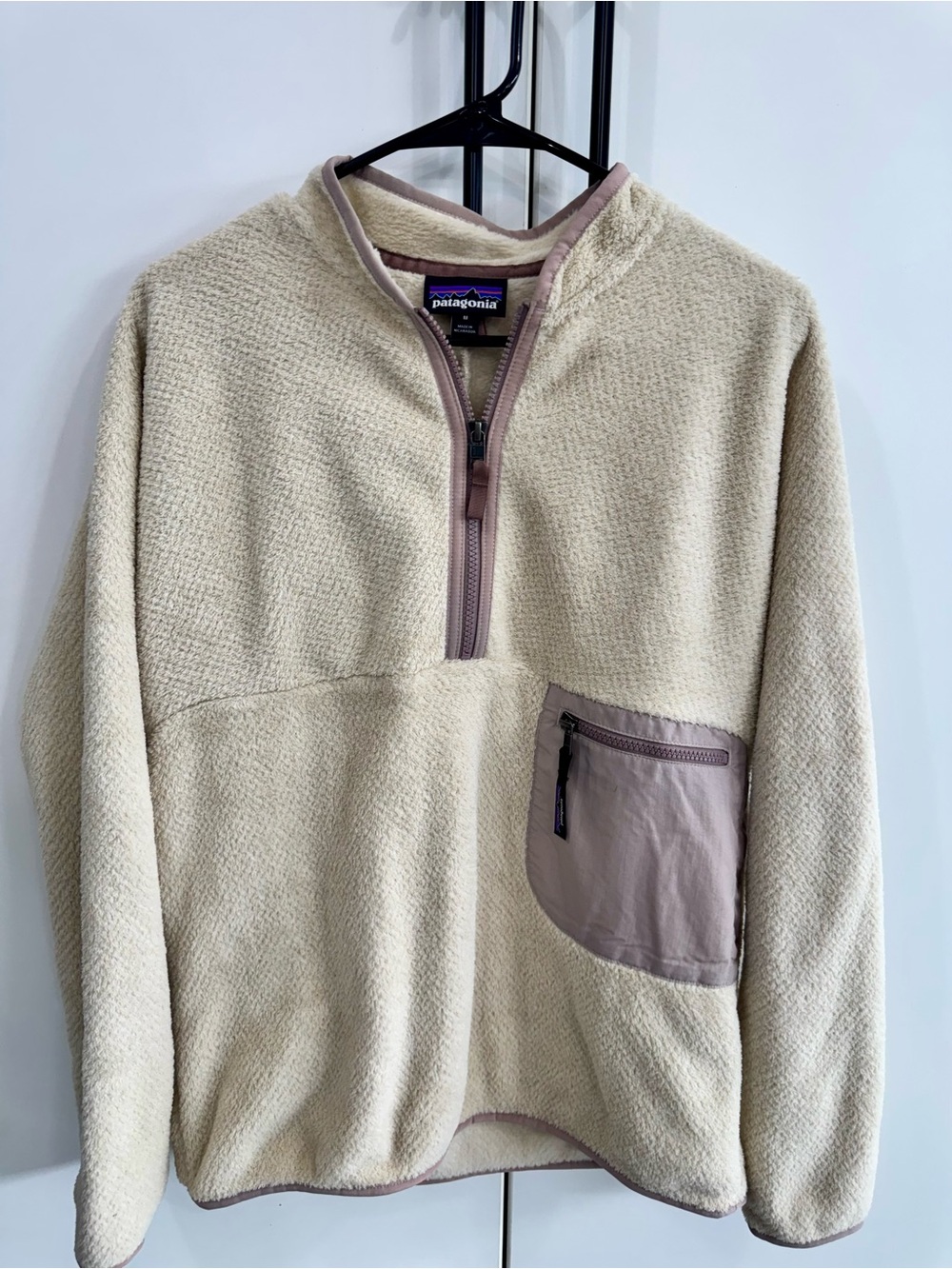 Patagonia Women’s Cream Half-Zip Fleece with Pocket